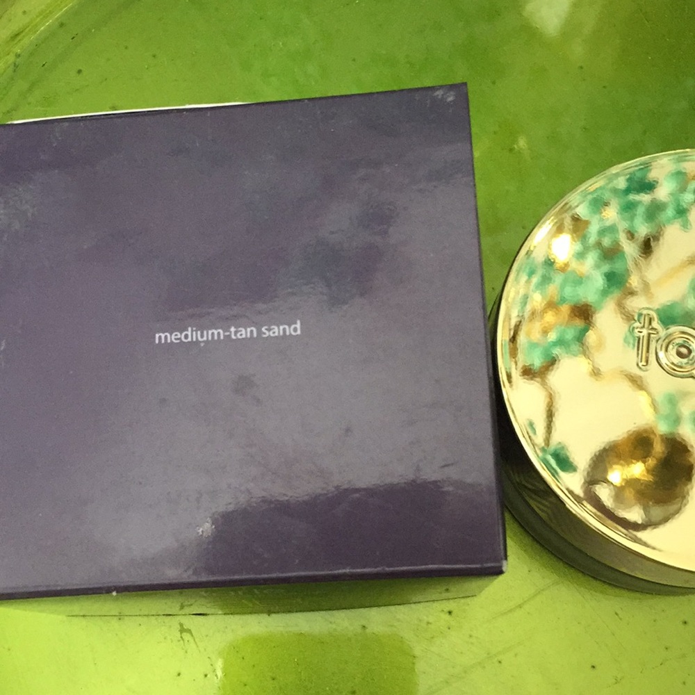 tart Hybrid Gel Foundation/Medium-Tan Sand